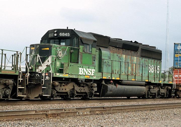 BNSF 6845 SD40-2.jpg